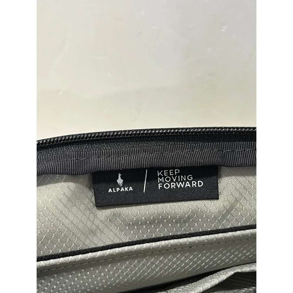 Alpaka Flight Sling Black Axoflux 210D Crossbody Bag Nintendo Switch Travel New